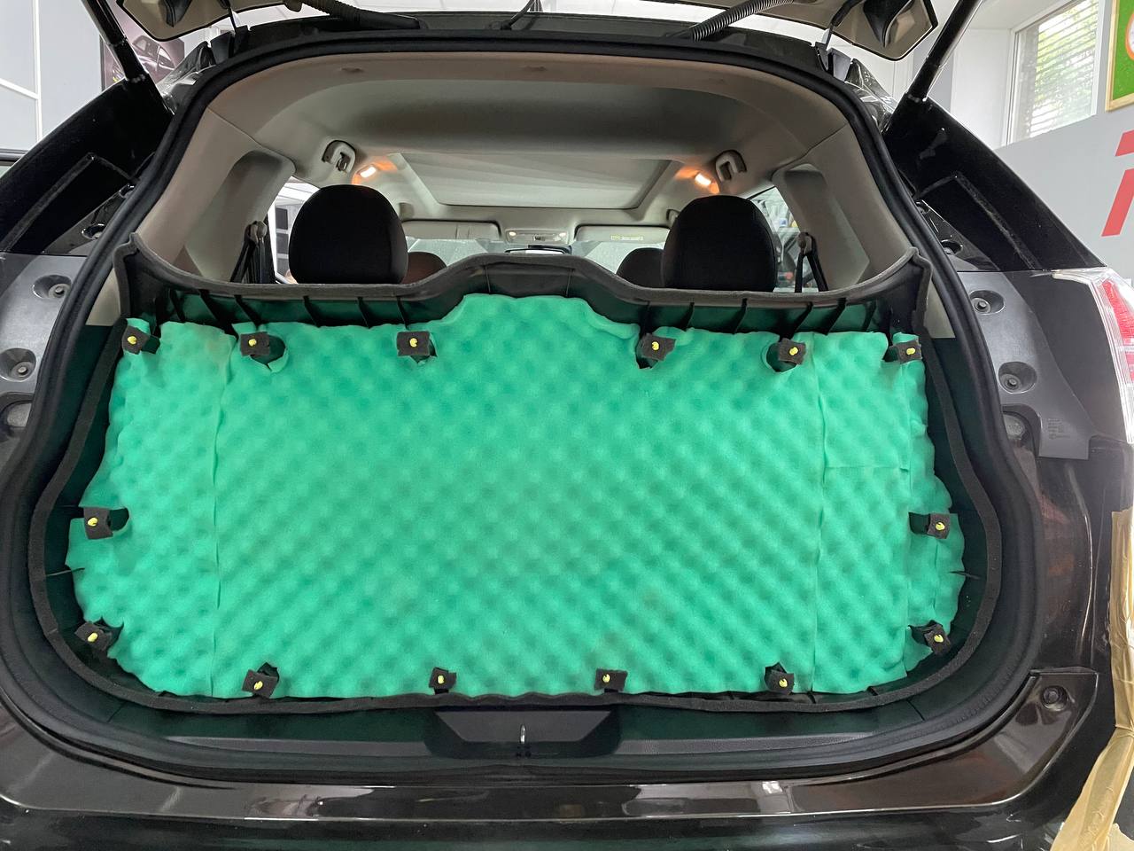 обшивка крышка багажника шумоизоляция Nissan X-Trail 1 слой антискрип